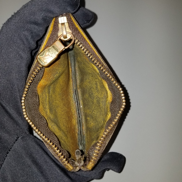 LOUIS VUITTON Beautiful Key pouch cleft Voyage Monogram Limited edition/Spain - Picture 2 of 16